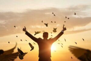 关系最近的5个人决定你财富水平网赚项目-副业赚钱-互联网创业-资源整合老猫网赚