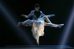 刘谦第一课零基础魔术教学网赚项目-副业赚钱-互联网创业-资源整合老猫网赚