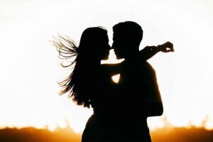 魔卡《恋爱学理学》网赚项目-副业赚钱-互联网创业-资源整合老猫网赚